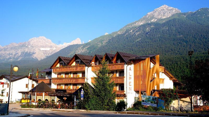 אנדלו Hotel Alpen מראה חיצוני תמונה