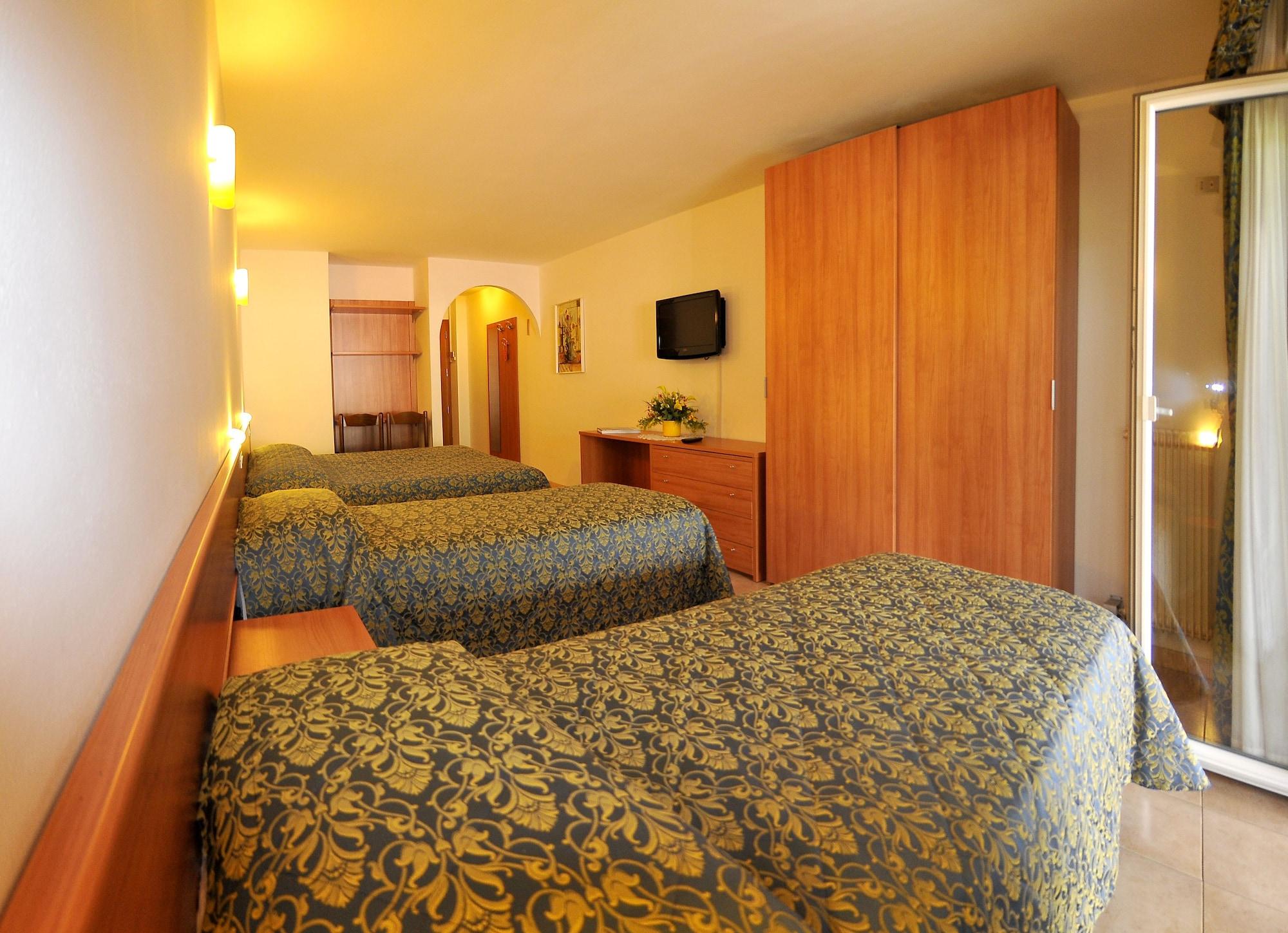 אנדלו Hotel Alpen מראה חיצוני תמונה