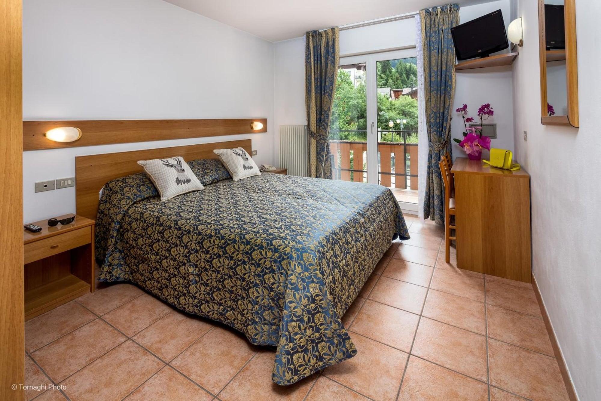אנדלו Hotel Alpen מראה חיצוני תמונה